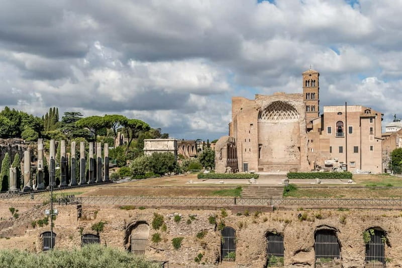 Rome: Colosseum & Forum Small Group Tour with Palatine Hill - Palatine Hill and the view that explains Rome