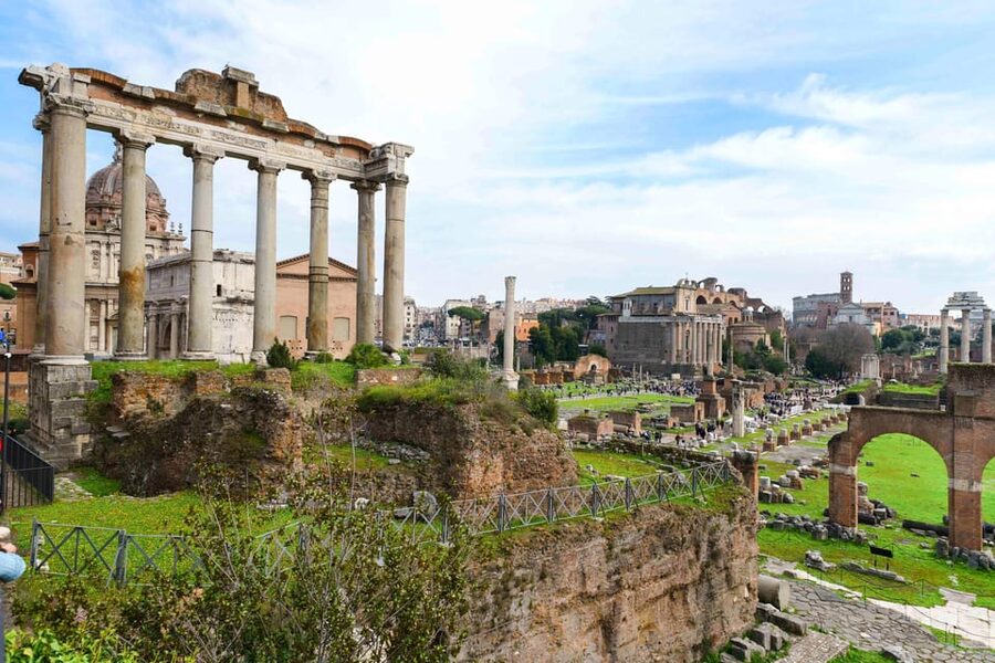 Rome: Colosseum & Forum with Audio Guide App -Optional Arena - Walking through the Roman Forum