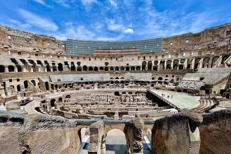 Rome: Colosseum Guided Tour with Entry Tickets - Heat, crowds, and the one-hour pace