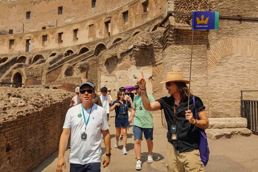 Rome: Colosseum, Palatine Hill, and Forum Guided Experience - The guide makes the biggest difference