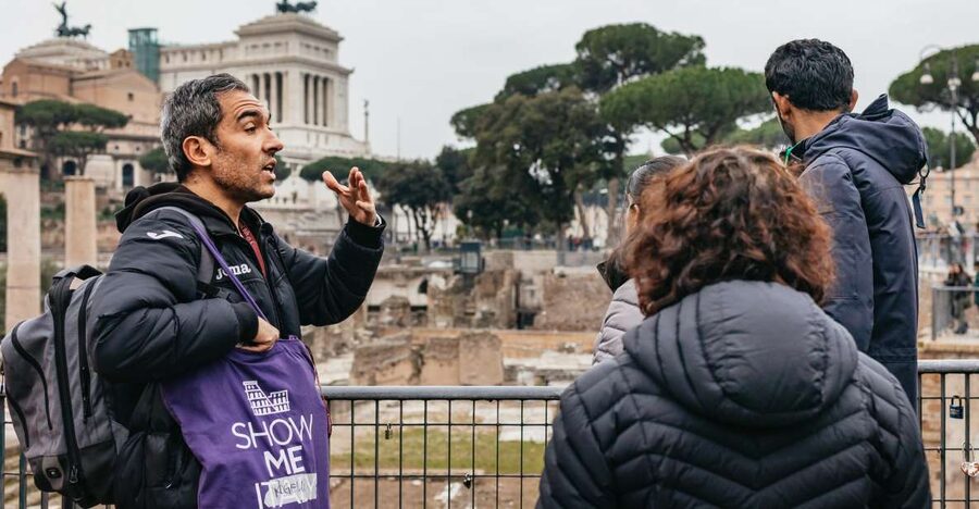 Rome: Colosseum, Palatine Hill & Roman Forum Guided Tour - Palatine Hill and the imperial palaces