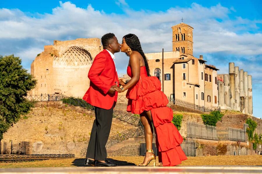 Rome: Colosseum Private Photoshoot - The personal touch from Moji