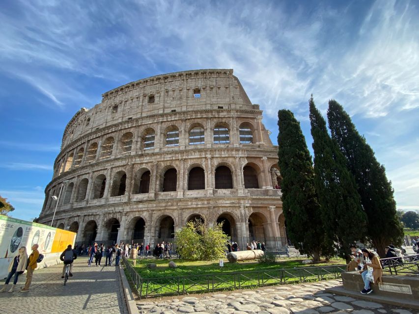 Rome: Colosseum, Roman Forum, and Palatine Hill Ancient Tour - Timing, crowds, and the ticket-line promise
