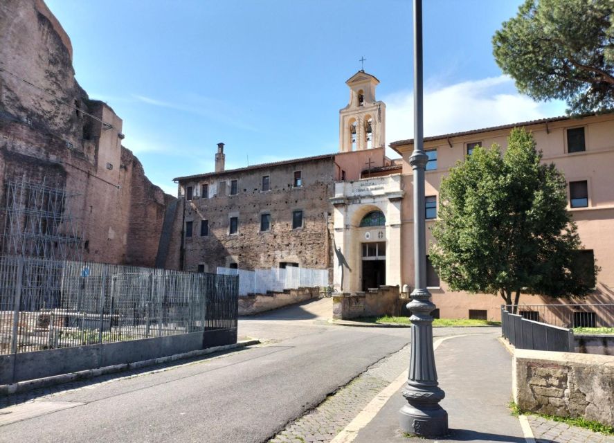 Rome: Colosseum, Roman Forum, and Palatine Hill Ancient Tour - Palatine Hill and the view over ancient Rome
