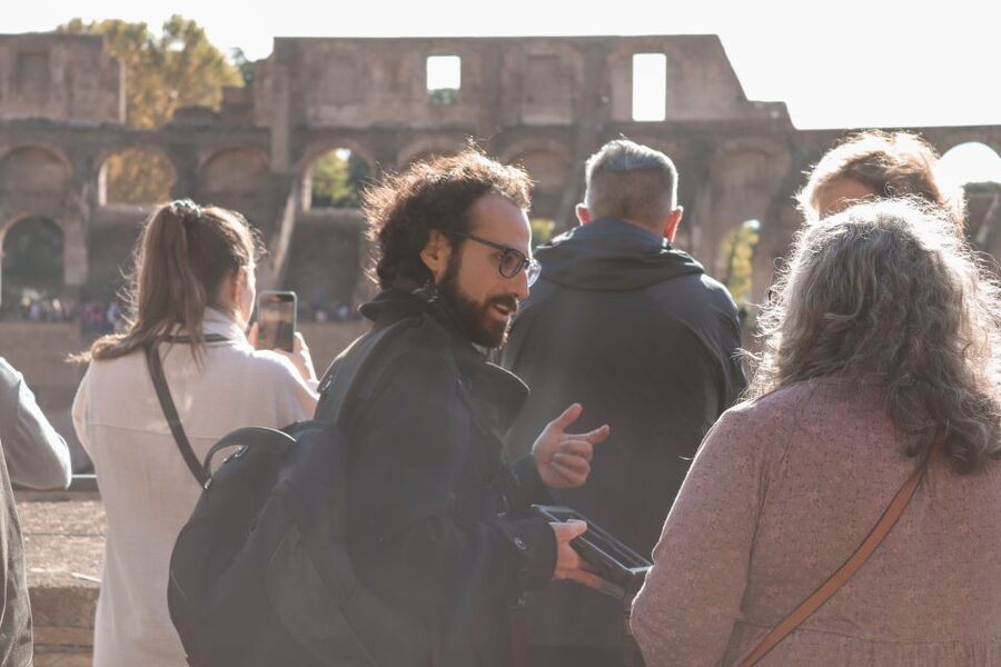 Rome: Colosseum, Roman Forum and Palatine Hill Guided Tour - Who should choose this guided walk?