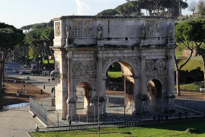 Rome: Colosseum, Roman Forum and Palatine Hill Private Tour - What the experience does especially well