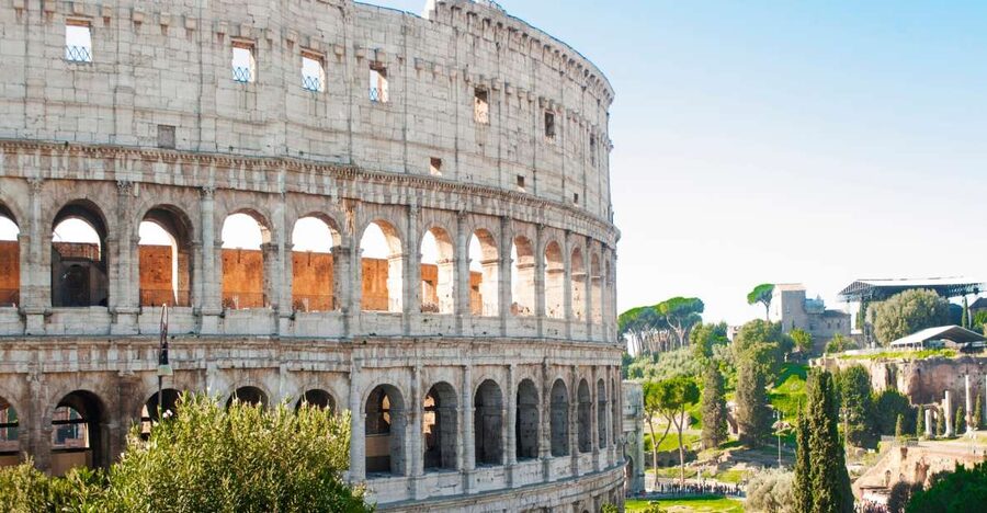 Rome: Colosseum, Roman Forum & Palatine Hill Tour - Entering the Colosseum and understanding the gladiators