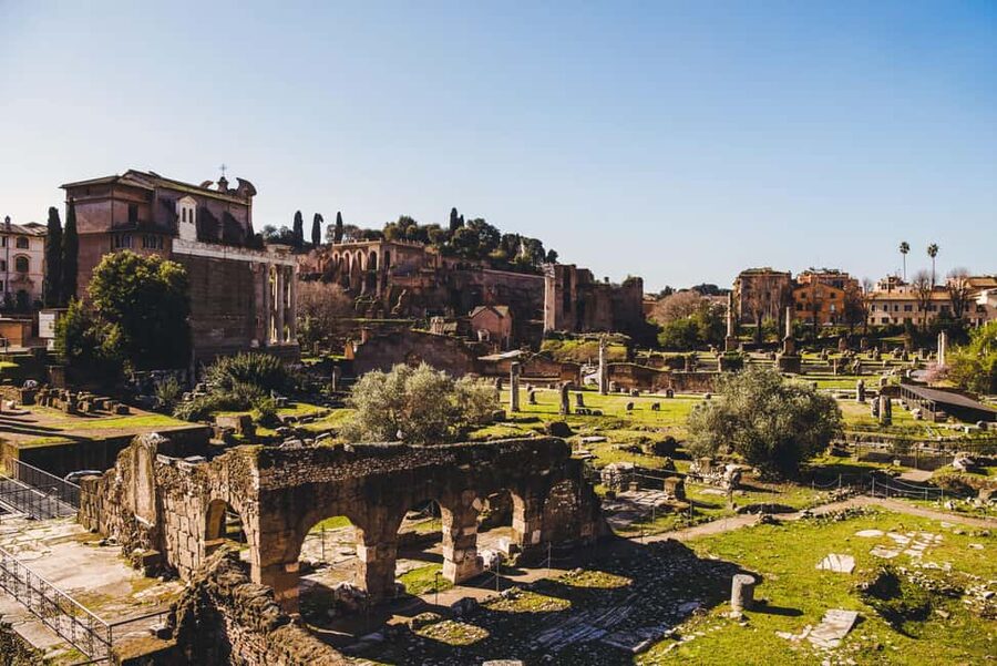 Rome: Colosseum, Roman Forum, & Palatine Hill with eBook - What You Cannot Bring Inside
