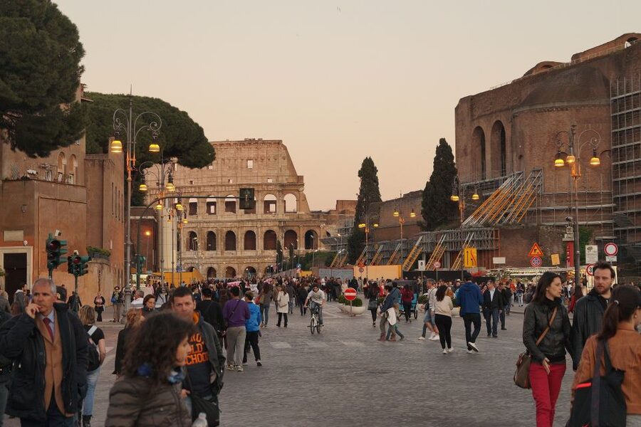 Rome: Colosseum, Roman Forum & Trajan's Market Exterior Tour - Who will enjoy this tour most