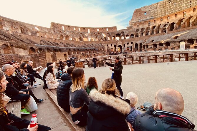 Rome Colosseum with Arena, Roman Forum & Palatine Guided Tour - Audio guide or live guide?