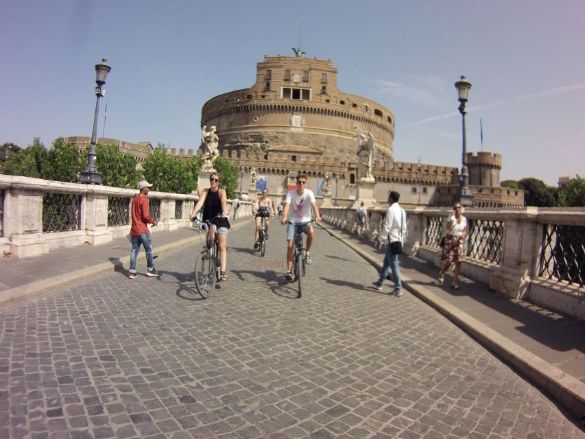 Rome: E-Bicycle Tour - The alternative route: Colosseum, Aventine Hill, and the keyhole