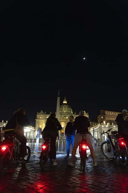 Rome: E-Bike Night Tour with Food and Wine Tasting - Trevi Fountain and the coin tradition