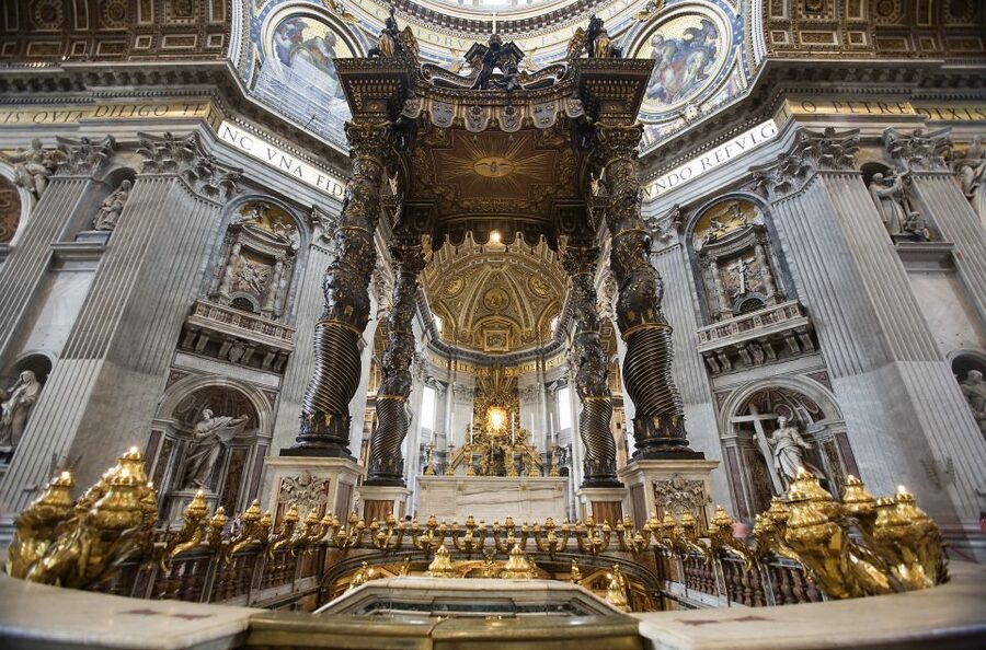 Rome: Early-Entry Vatican Museums & Sistine Chapel Tour - Clothing, bags, and accessibility