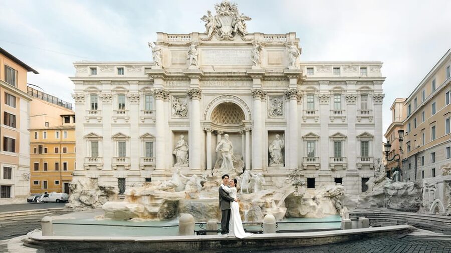 Rome: Early Morning Private Photoshoot at Iconic Landmarks - Trevi Fountain before the crowds arrive