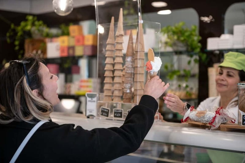 Rome: Eat Like a Roman Ghetto & Campo de' Fiori Food Tour - The Pantheon area and the final gelato