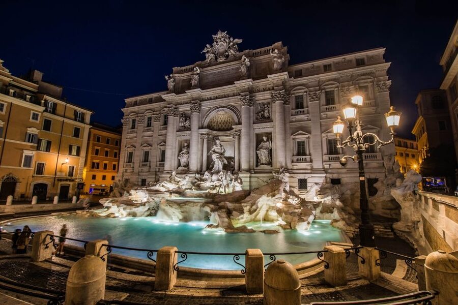 Rome: Evening Golf Cart Tour with Aperitivo - Trevi Fountain under the lights
