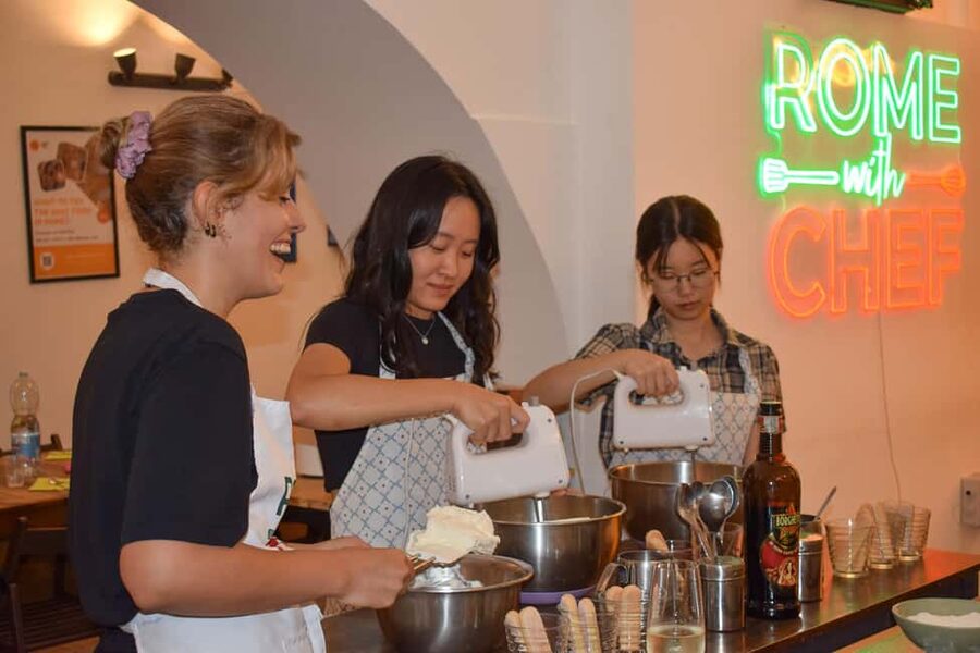 Rome: Family-Friendly Pasta and Tiramisu Cooking Class - Carbonara or cacio e pepe, your Roman choice