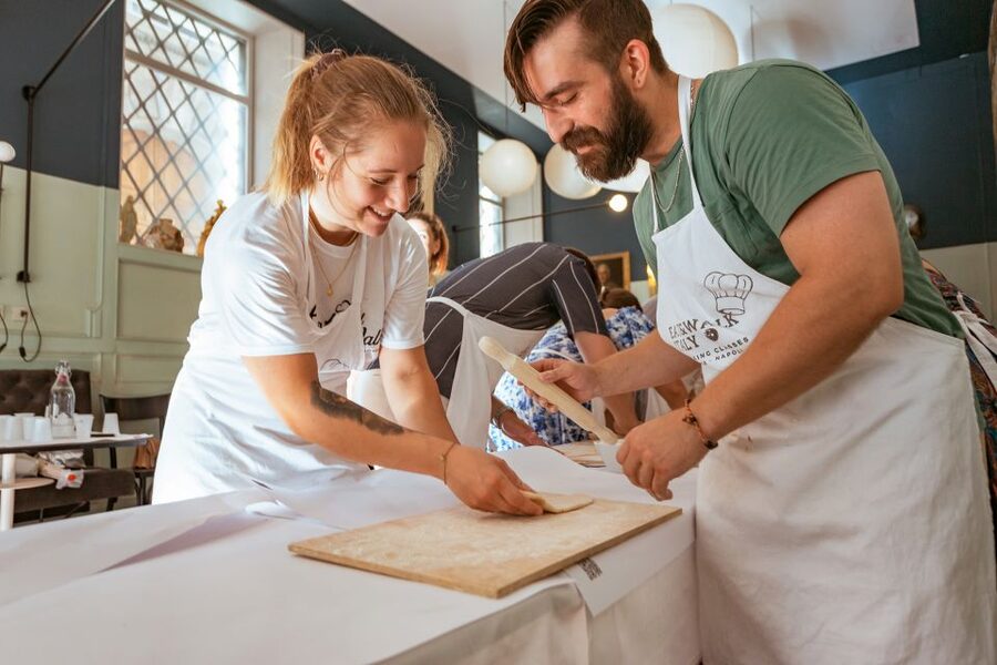Rome: Fettuccine and Tiramisu Cooking Class with Wine - Choosing between three sauces