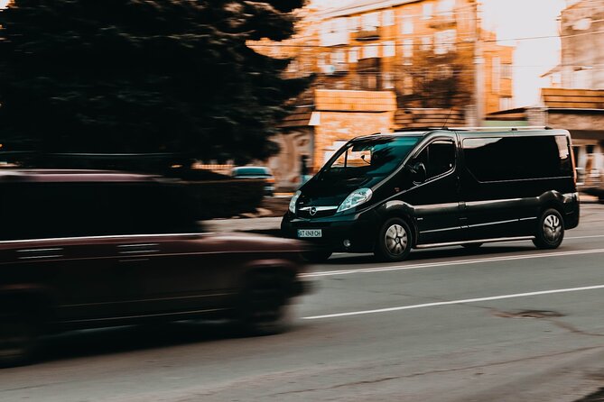 Rome Fiumicino Airport Transfer in Luxury Private Transportation - A direct ride from Fiumicino to your hotel