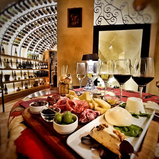 Rome: Food Tasting and Wine Pairing & Tiber River Boat Ride - Five wines, from prosecco to Italian reds