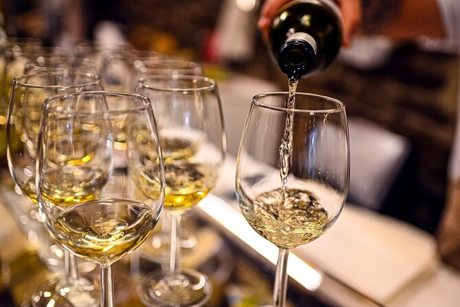 Rome Food Tour in the Historic Centre with 8+ Food Tastings - Roman pasta as the main course