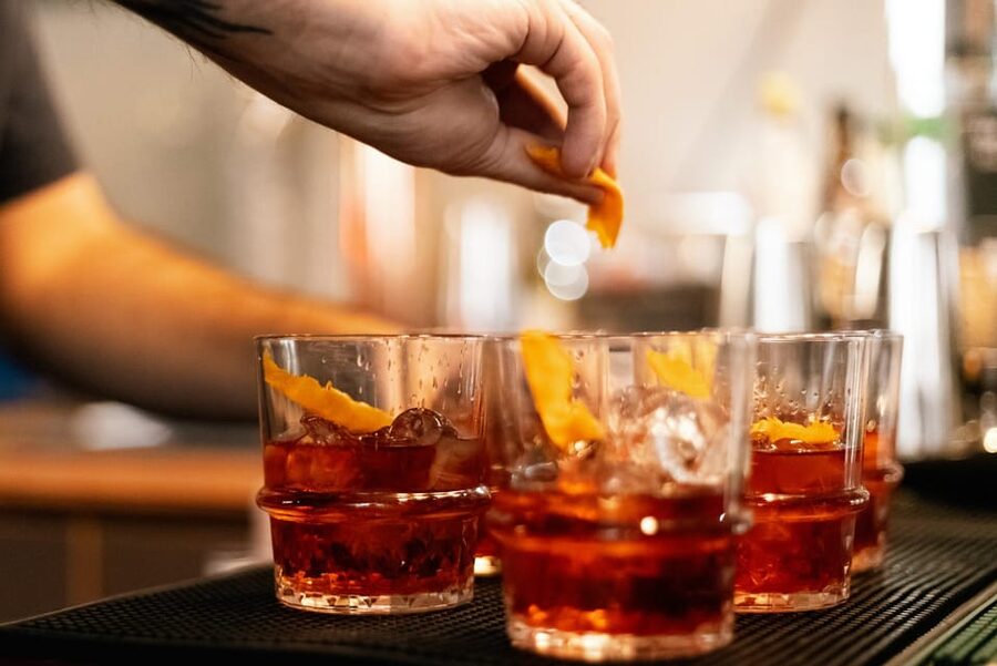 Rome: Forbidden History Walking Tour & Pub Crawl with Drinks - From Rione Monti to Piazza Venezia