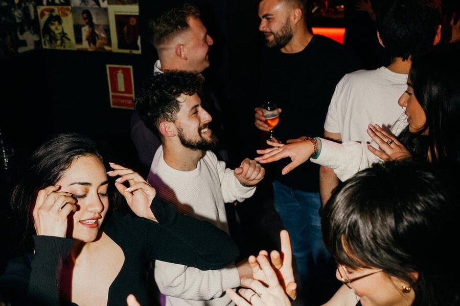 Rome: Forbidden History Walking Tour & Pub Crawl with Drinks - Non-alcoholic choices and the adults-only limit