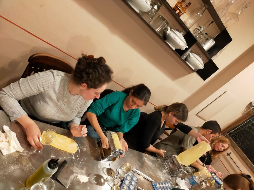 Rome: Fresh Pasta and Tiramisu Making Class with Fine Wine - A hands-on food class near the Vatican