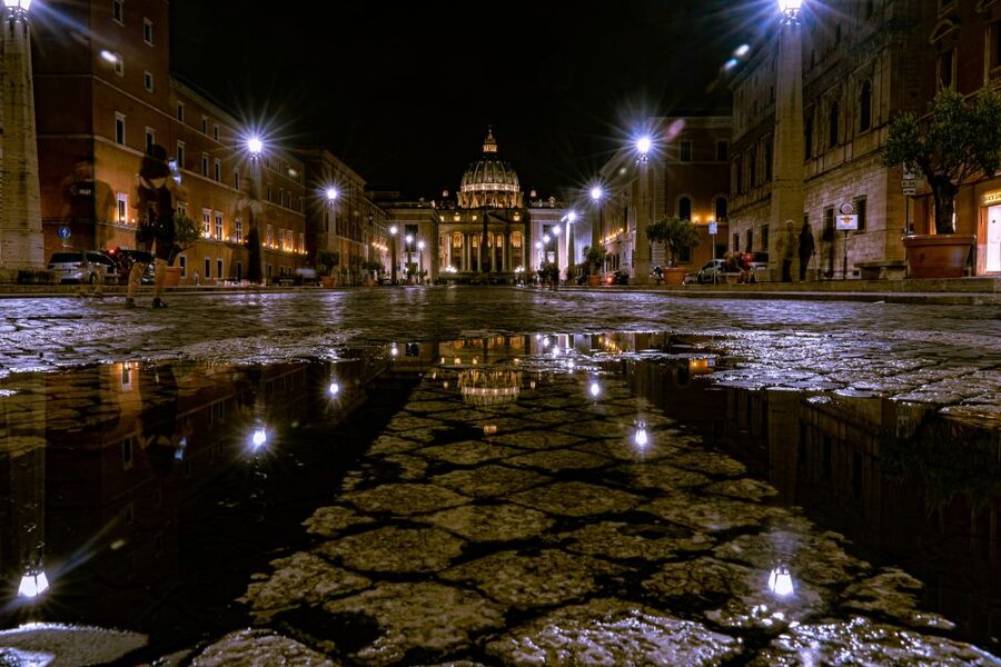 Rome: Ghostly Nighttime Walking Tour - Small Madonnas and details you could miss