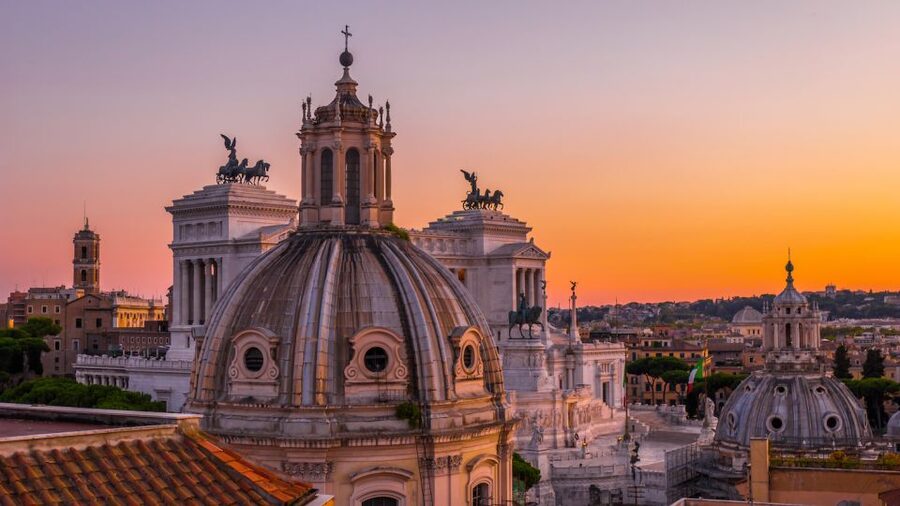 Rome: Guided City Center Evening Sightseeing Walking Tour - Trevi Fountain and the famous coin toss