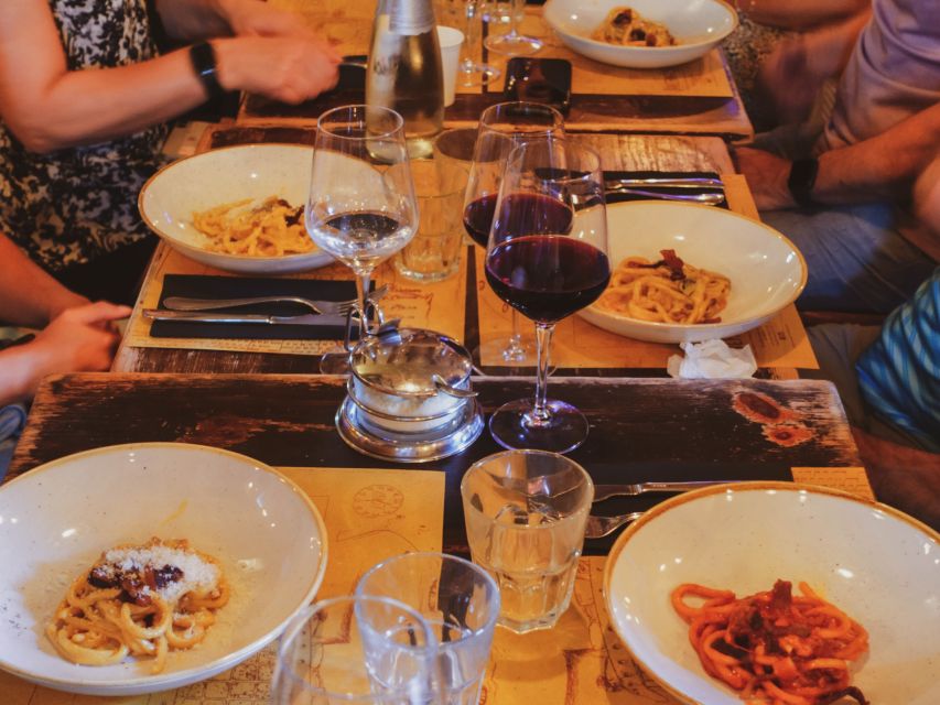Rome: Guided Food Tour in Trastevere - The guides make the food easier to understand