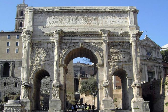 Rome: Guided Group Tour of Colosseum, Roman Forum & Palatine Hill - Guides who bring the ruins to life