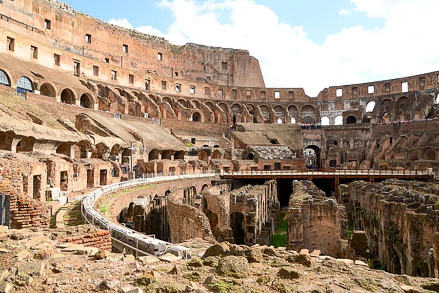 Rome: Guided Tour of Colosseum, Roman Forum & Palatine Hill - Entering the Colosseum with reserved admission