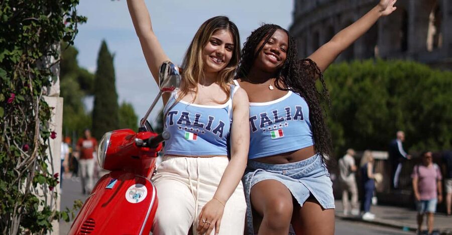 Rome: Guided Vespa Tour with Photo Stops - Meeting near the Colosseum at Caffè Roma