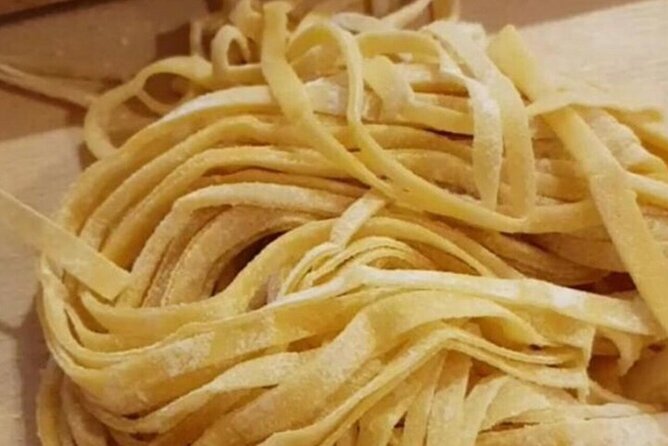 Rome: Hands-on Fettuccine, Ravioli & Tiramisu Cooking Class - Filling and shaping ravioli