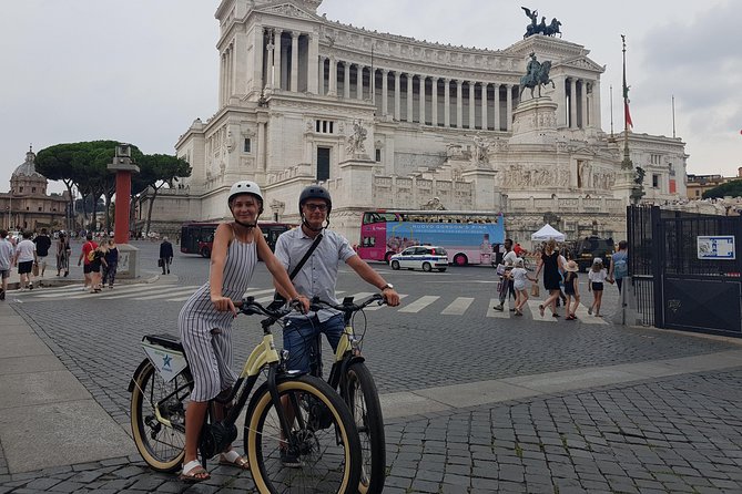 Rome Highlights Bike tour - Crossing the Tiber into Trastevere