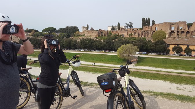 Rome Highlights Bike tour - Family suitability and riding demands