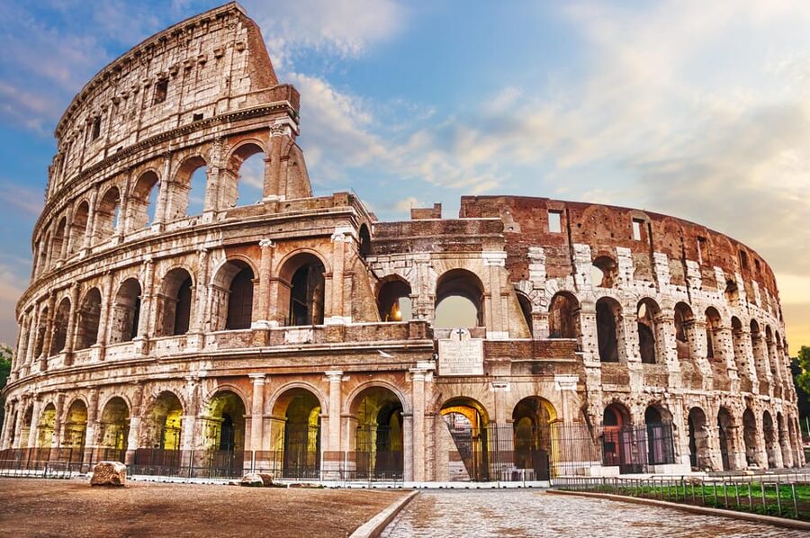 Rome: Hop-on Hop-off Bus Tour and Colosseum Experience - Trevi Fountain and the Spanish Steps