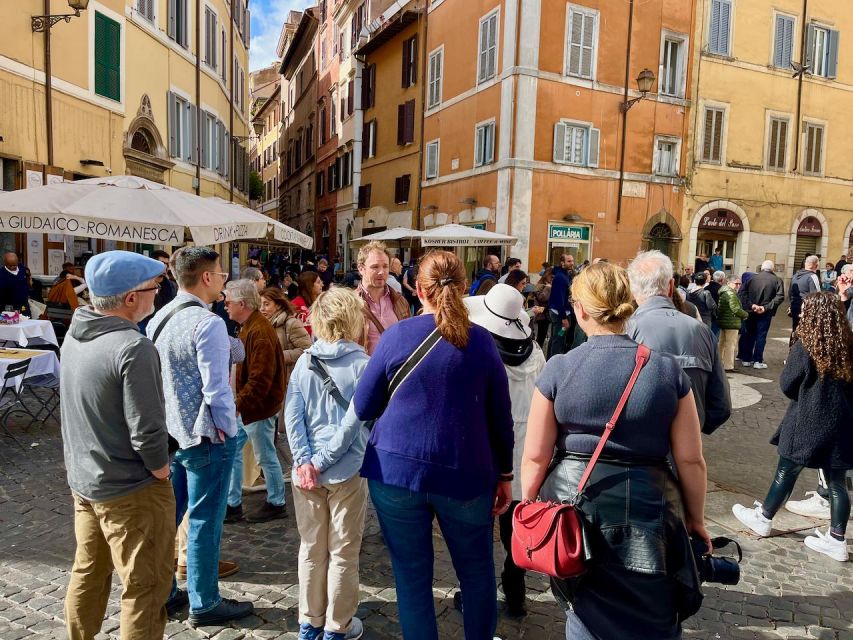 Rome: Jewish Ghetto and Trastevere Tour - Entering Trastevere through its back streets