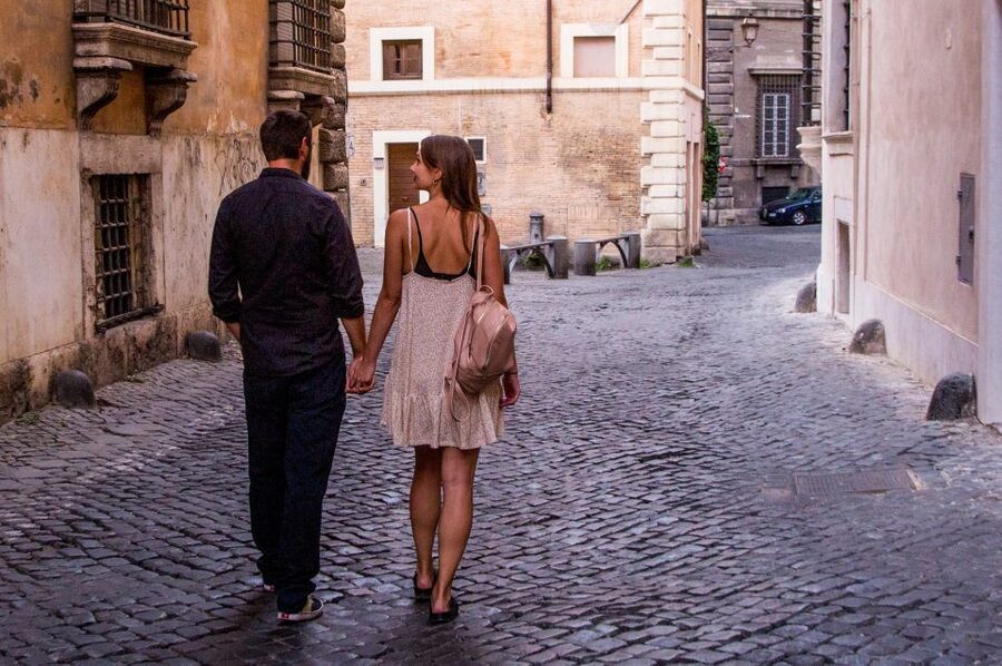 Rome: Jewish Ghetto Walking Tour - Crossing to Tiber Island