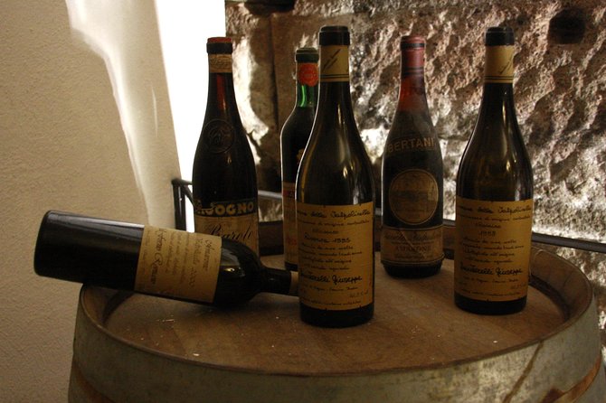 Rome Pantheon: Fine Food & Wine Pairing Dinner with Sommelier - Meeting the sommelier beside the Pantheon