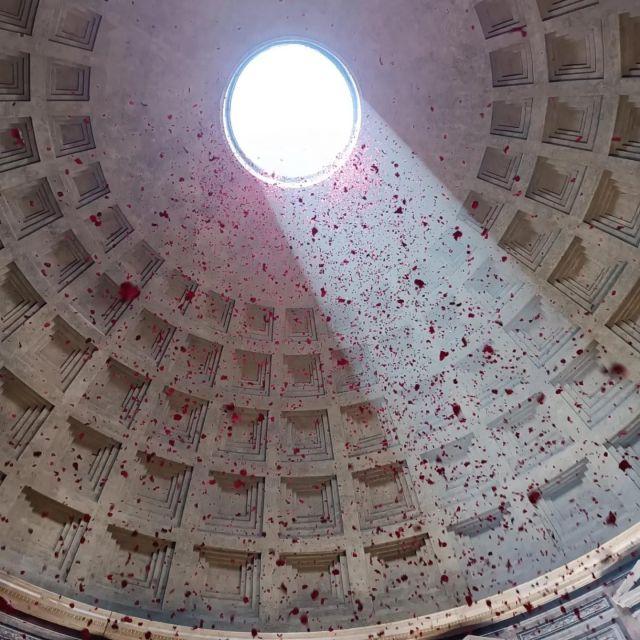 Rome: Pantheon Guided Tour with Entry Ticket and Headsets - Meeting the guide at Piazza della Rotonda
