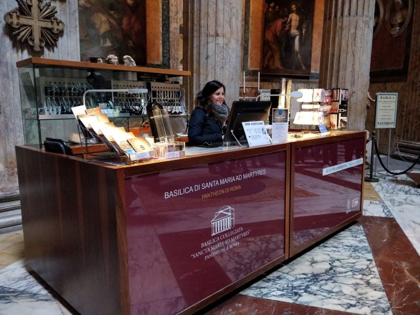 Rome: Pantheon Guided Tour with Skip-the-line Ticket - Raphael’s tomb and the other burials