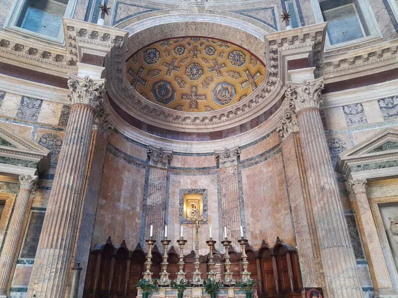 Rome: Pantheon Priority Entry Ticket & Audio Guide App - Seeing the dome, floor, and tombs at your own pace