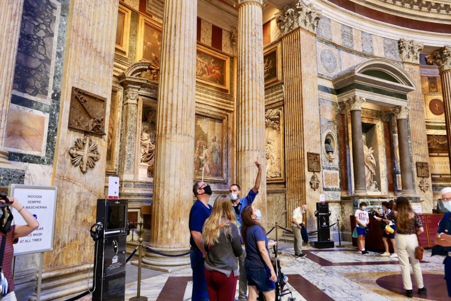 Rome: Pantheon Small Group Tour and Skip-the-Line Ticket - Raphael, royals, and the Pantheon’s Christian life