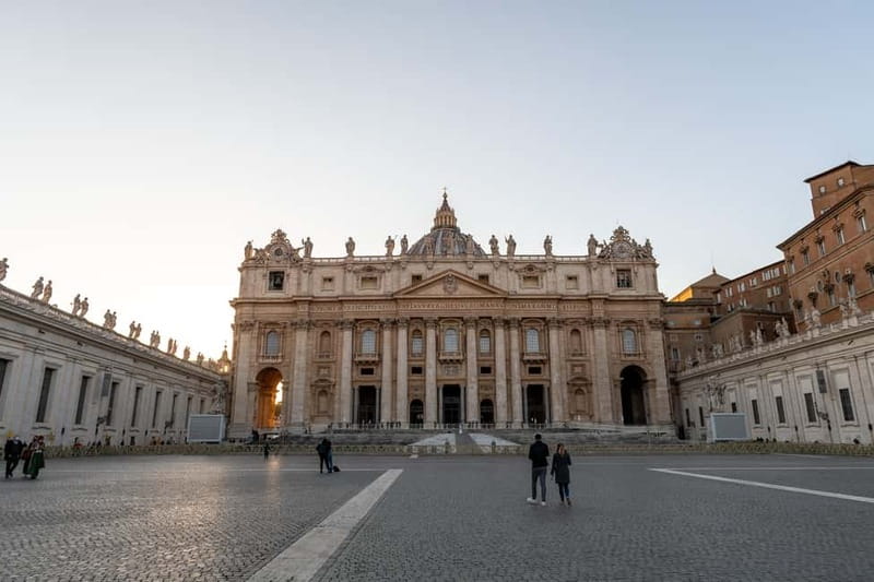 Rome: Papal Audience with Pope Leo IV - The wait before Pope Leo IV appears