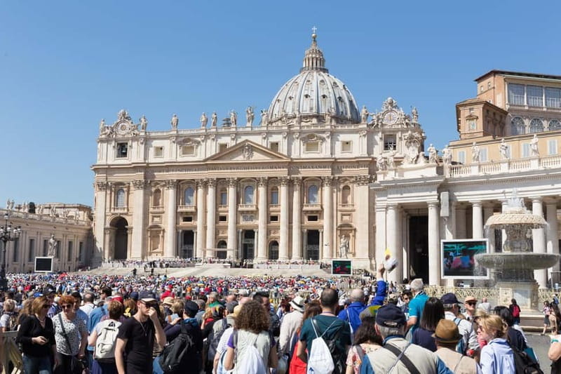 Rome: Papal Audience with Pope Leo XIV & Expert Guide - What the guide does before the audience