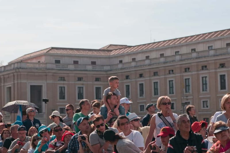 Rome: Papal Audience with Pope Leo XIV & Expert Guide - The atmosphere, from devotion to crowd control