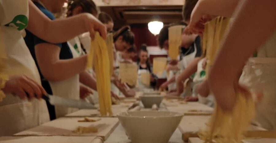 Rome: Pasta & Tiramisu Cooking Class near the Spanish Steps - A cooking class in the heart of Rome