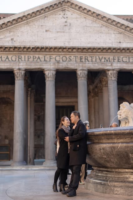 Rome: Personalized Photoshoot outside the Colosseum - The Colosseum backdrop without entering the monument